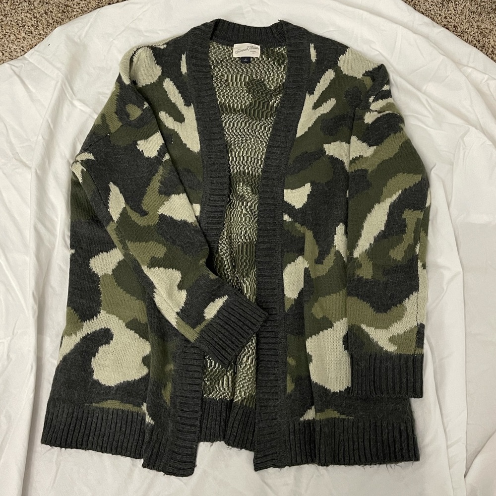 Universal Thread Camo Cardigan